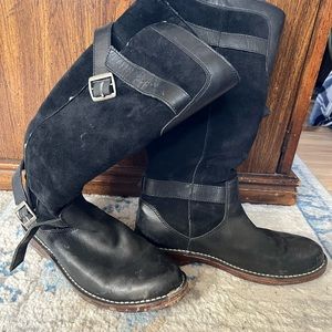 Ugg leather Sherpa boots 9.5